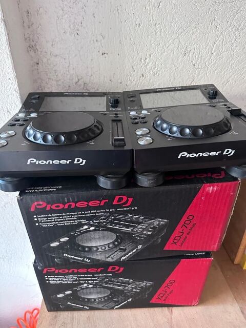 2x XDJ 700 et DJM 450 avec emballage d'origine. 1030 Tende (06)