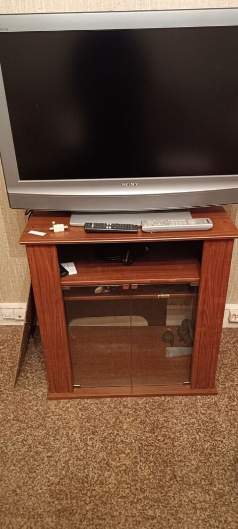 Meuble de télévision + télévision 20 Montussan (33)