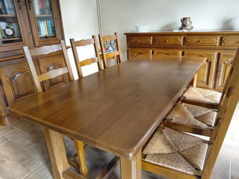 Table en chêne massif et ses 6 chaises Traînou (45)