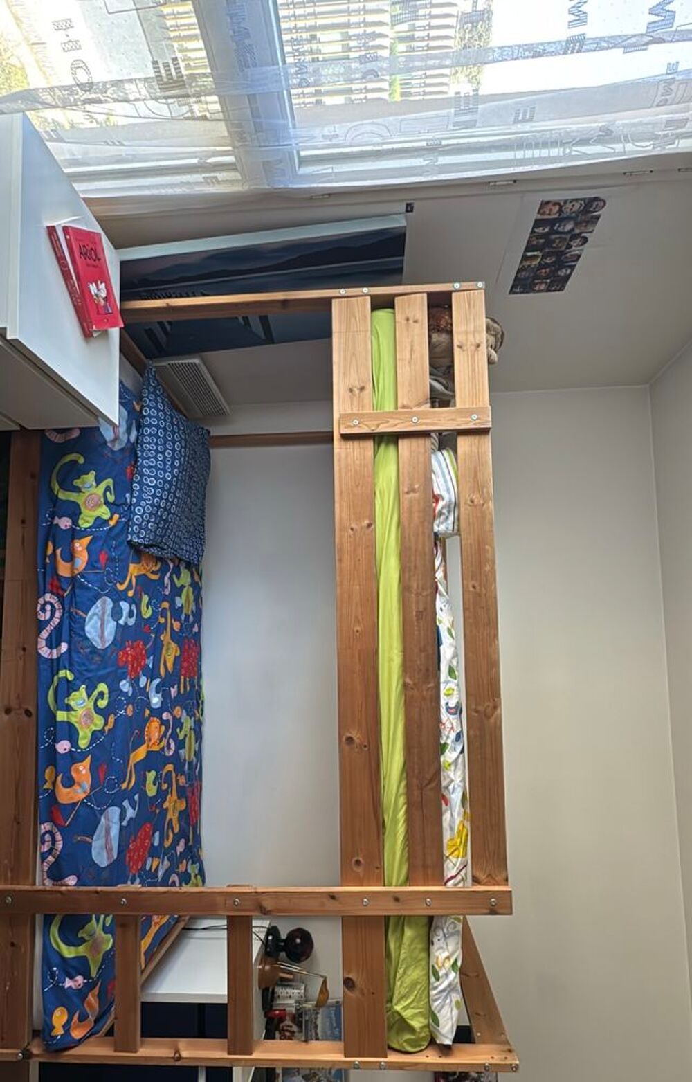 Lit super pos&eacute; pour enfants en bonne &eacute;tat ! Mobilier enfants