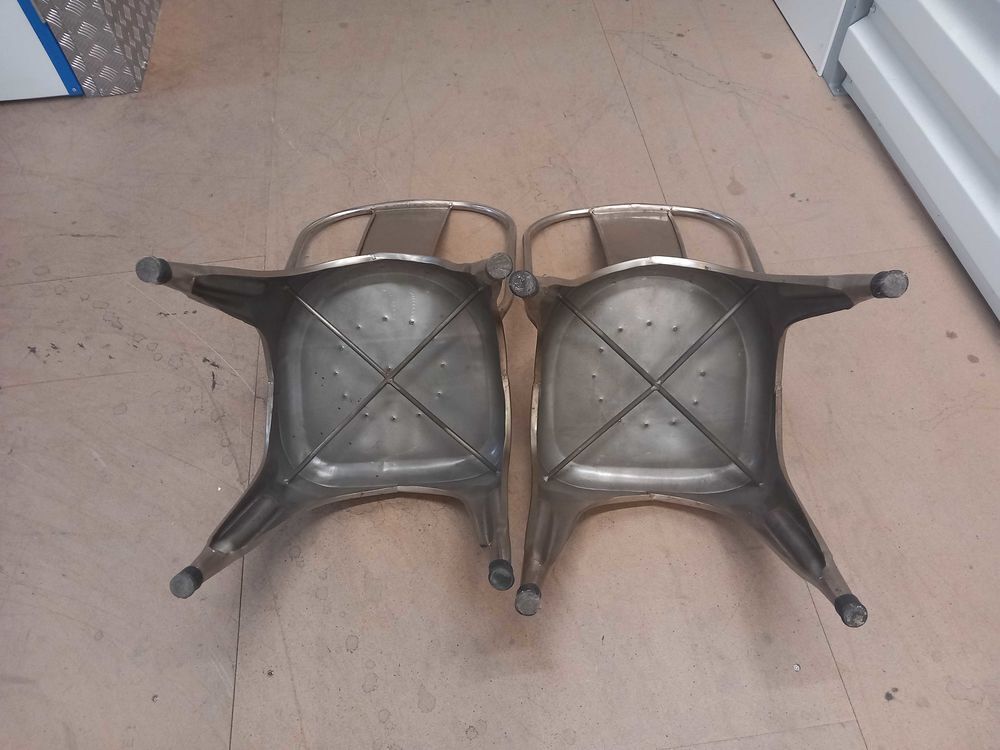 lot de 2 chaises m&eacute;tal desing Meubles