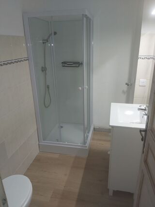  Appartement à louer 2 pièces 32 m² Vallauris