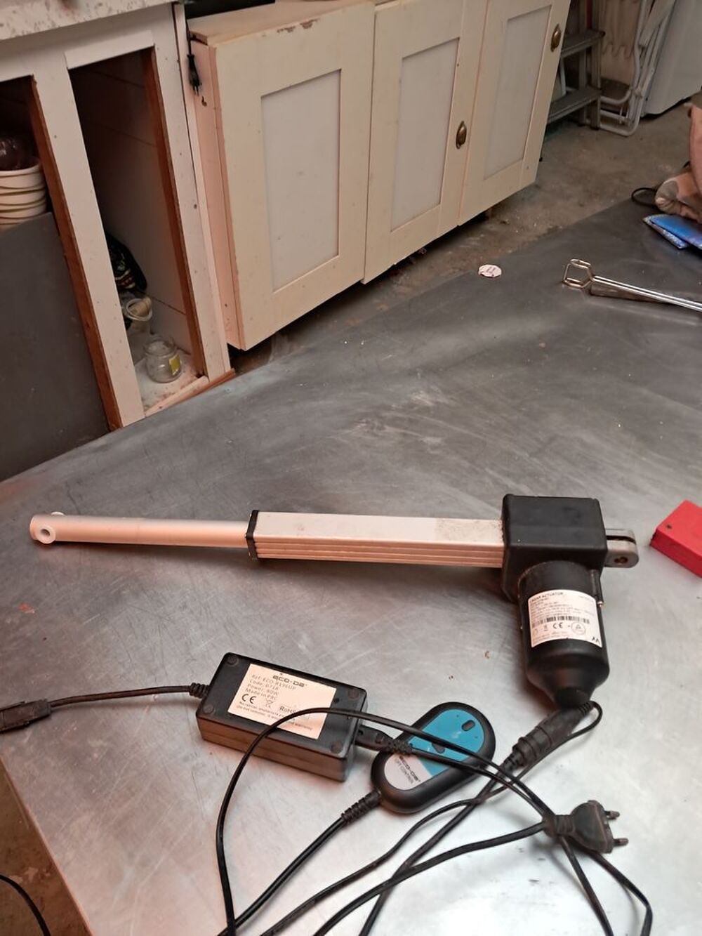 Actionneur de fauteuil inclinable. Bricolage