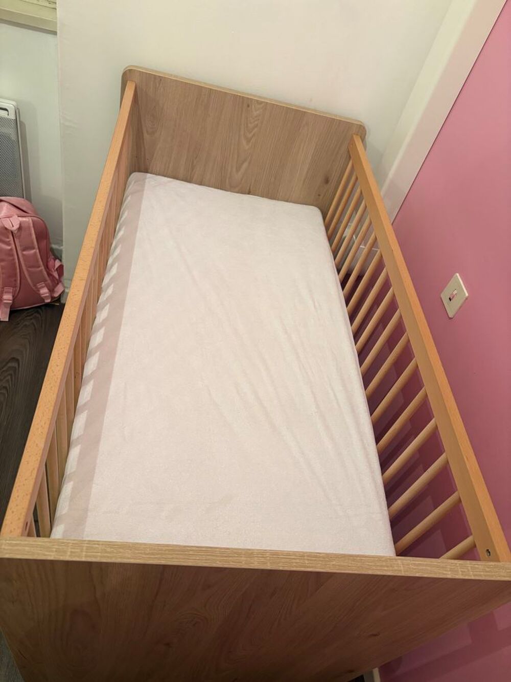 lit &agrave; barreaux b&eacute;b&eacute; + matelas Mobilier enfants