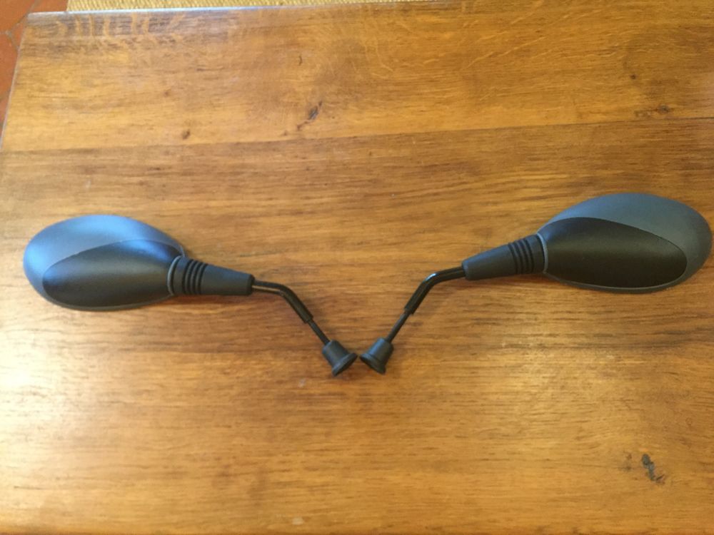 R&Eacute;TROVISEUR DE MOTO V&Eacute;LO SCOOTER VTT VTC ETC... Vélos