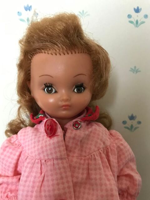 Poupée Bella 28 cm 15 Vincennes (94)