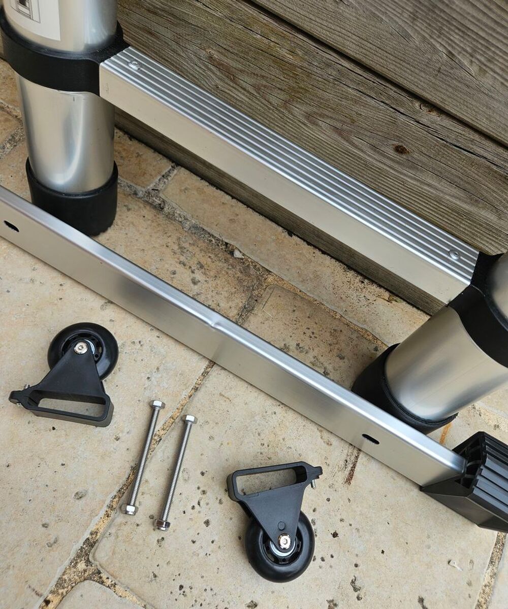 TRAVERSE D'&Eacute;CHELLE T&Eacute;LESCOPIQUE + ROULETTES + VISSERIES Bricolage