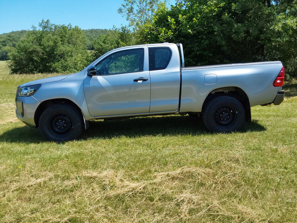 Hilux HILUX X-TRA CAB 4WD 2.4L 150 D-4D LECAP 2022 occasion 38080 Saint-Marcel-Bel-Accueil