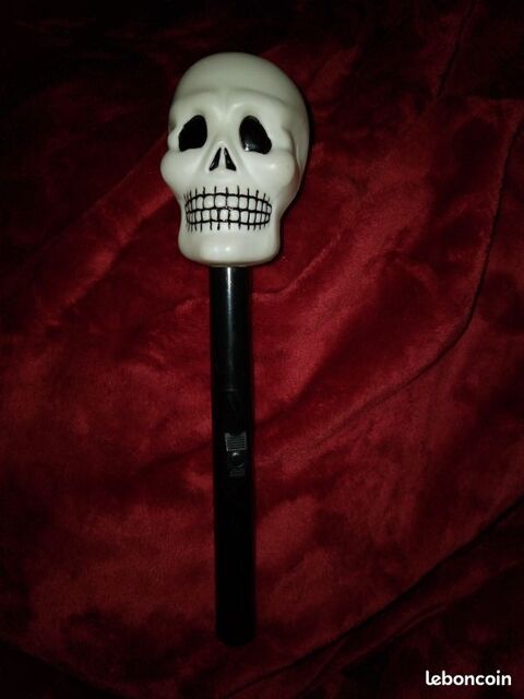 bâton lumineux tête de mort Halloween 4.5 Beauchamp (95)