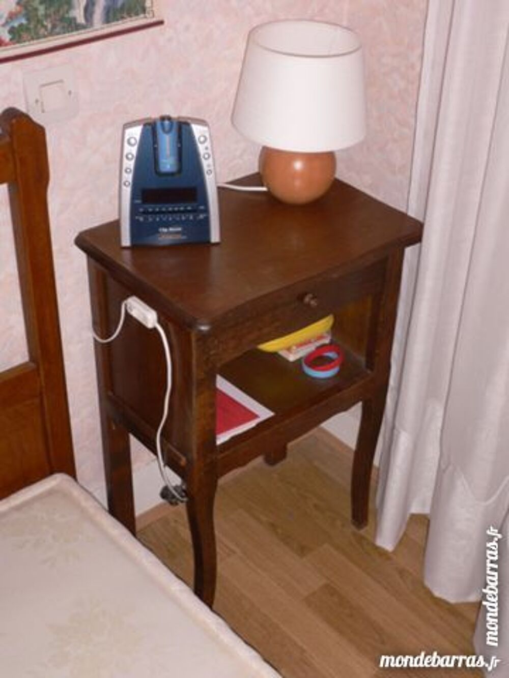 Sommier + r&ecirc;te et pied de lit + chevet Meubles