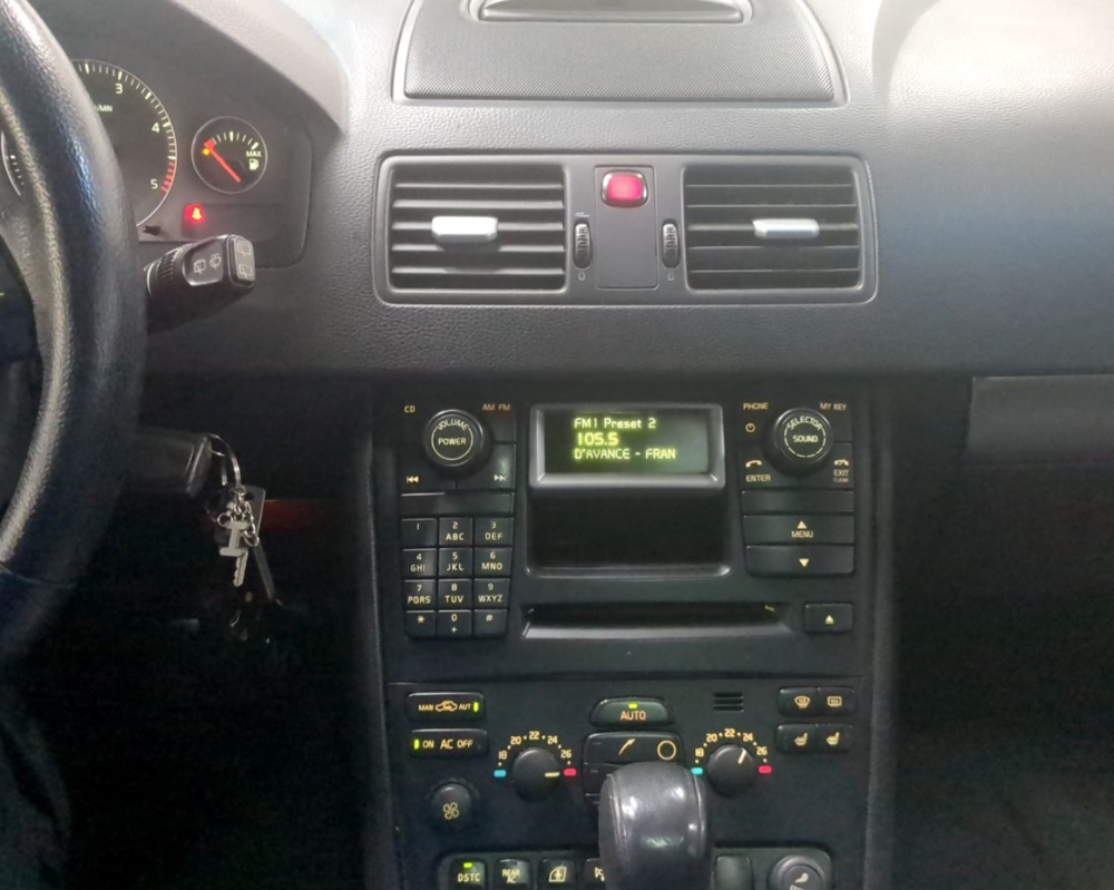 XC90 VOLVO D5 SUMMUM GEARTRONIC A 7PL  occasion 44320 Saint-P&egrave;re-en-Retz