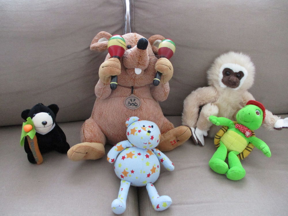 LOT DE PELUCHES / MONOPOLY / SANTONS Jeux / jouets