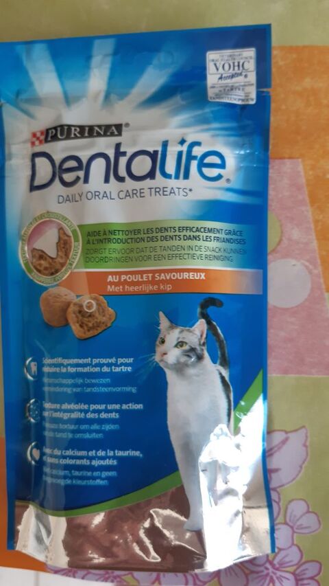 Croquettes DENTALIFE  Purina pour viter tartre chez le chat 16720 Saint-mme-les-carrires