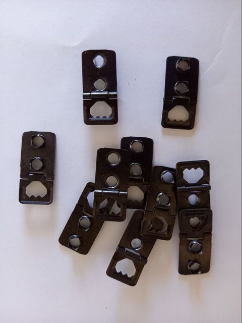 Attache de cadre � frapper en acier  noir 2 Saumur (49)