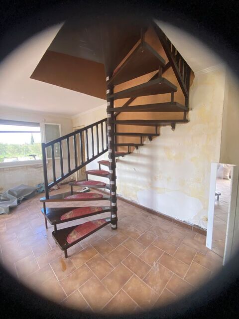 Escalier en colima�on 1490 Montesquieu-des-Alb�res (66)