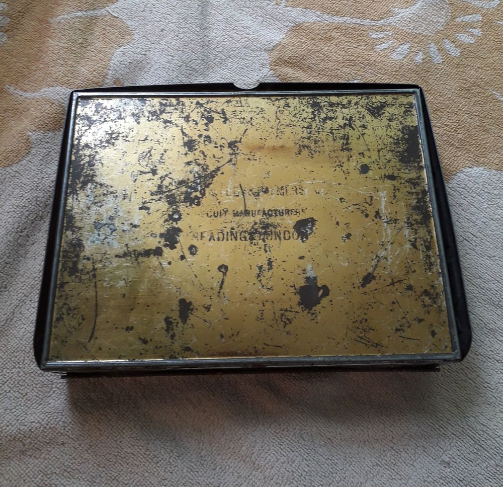 Ancienne boite &agrave; biscuits Huntley &amp; Palmers 