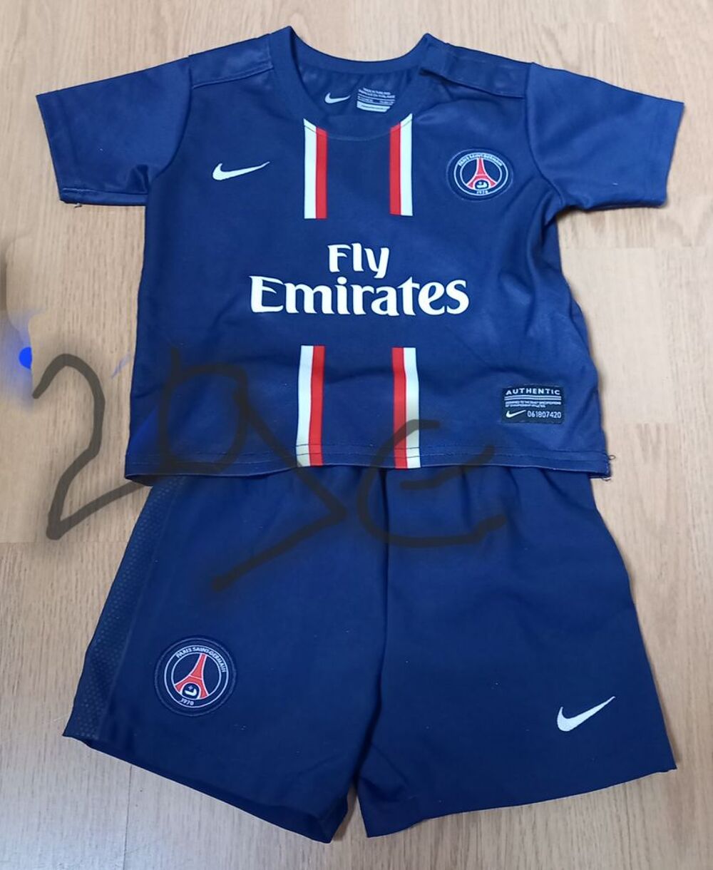 Vendre v&ecirc;tements femme et enfant et chaussures.femme/ enfan Vtements