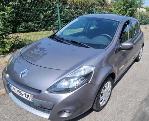 Renault clio iii 1.2 75CV Pack Authentique Année 2