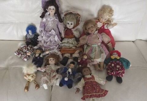 LOTS DE POUPEES ANCIENNES 80 Calvisson (30)