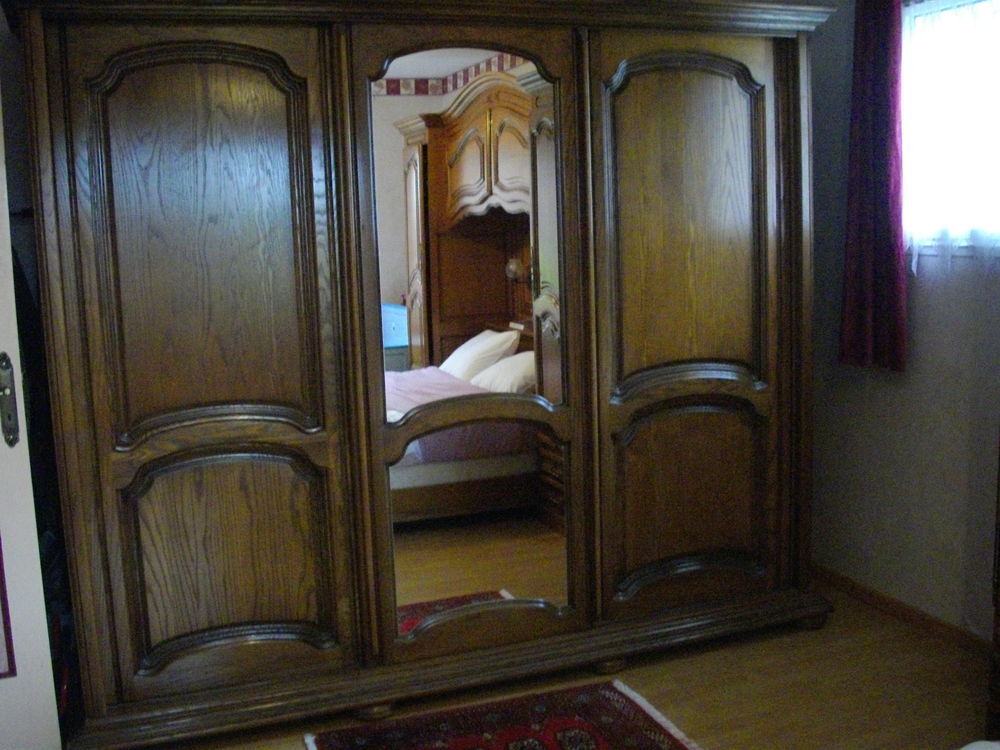 armoire 3 porte en ch&ecirc;ne - glace centrale. Meubles