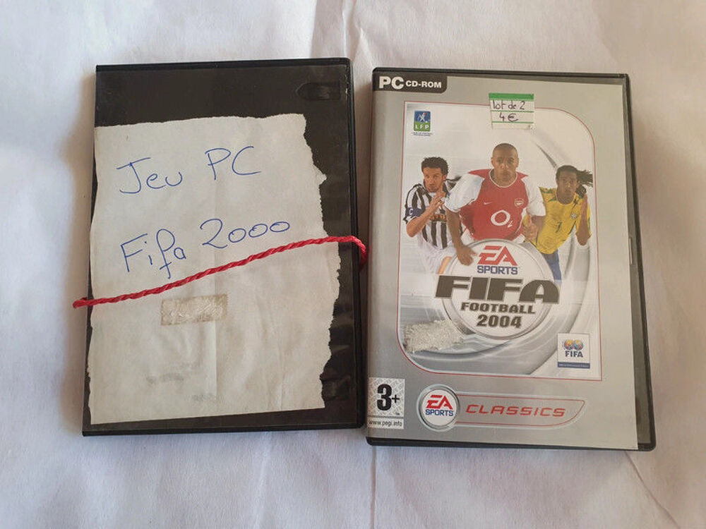 lot de 2 jeux pc foot - fifa 2000 et 2004 Consoles et jeux vidéos