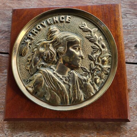 Grande tape de bouche en bronze 50 La Farl�de (83)