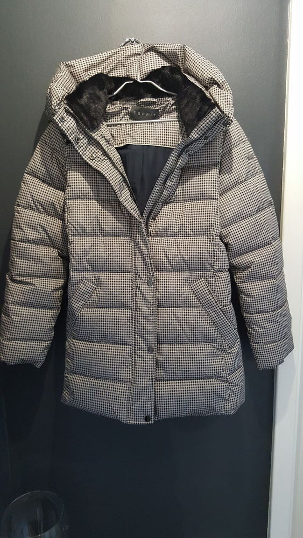 Veste hiver avec capuche Vêtements