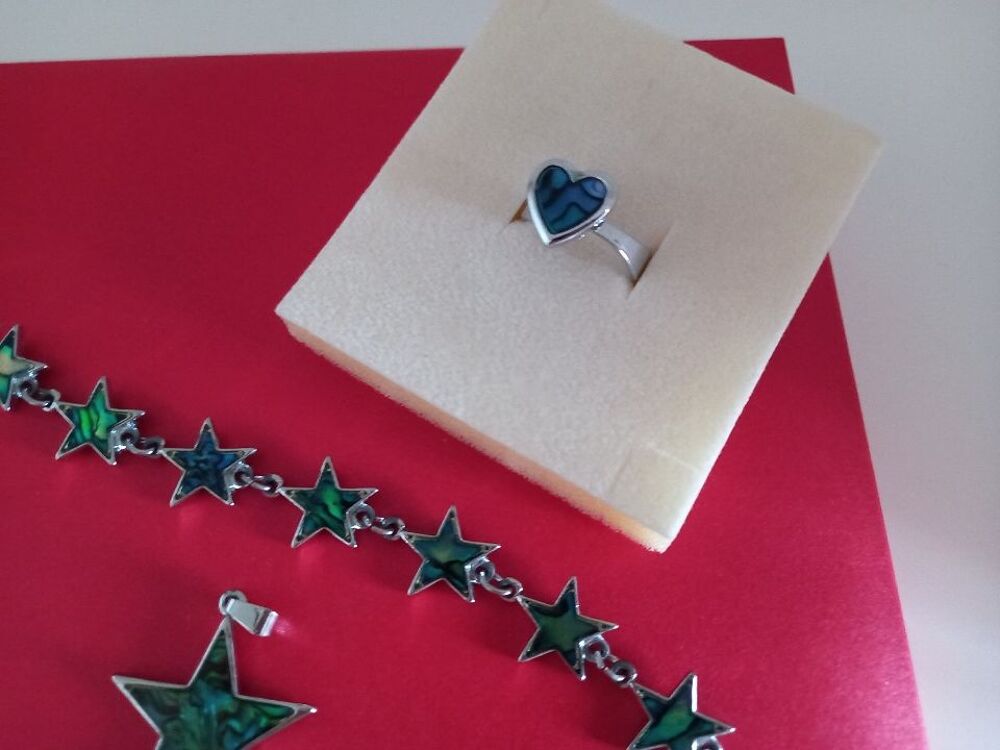 PARURE FANTAISIE IMITATION NACRE VERTE Bijoux et montres