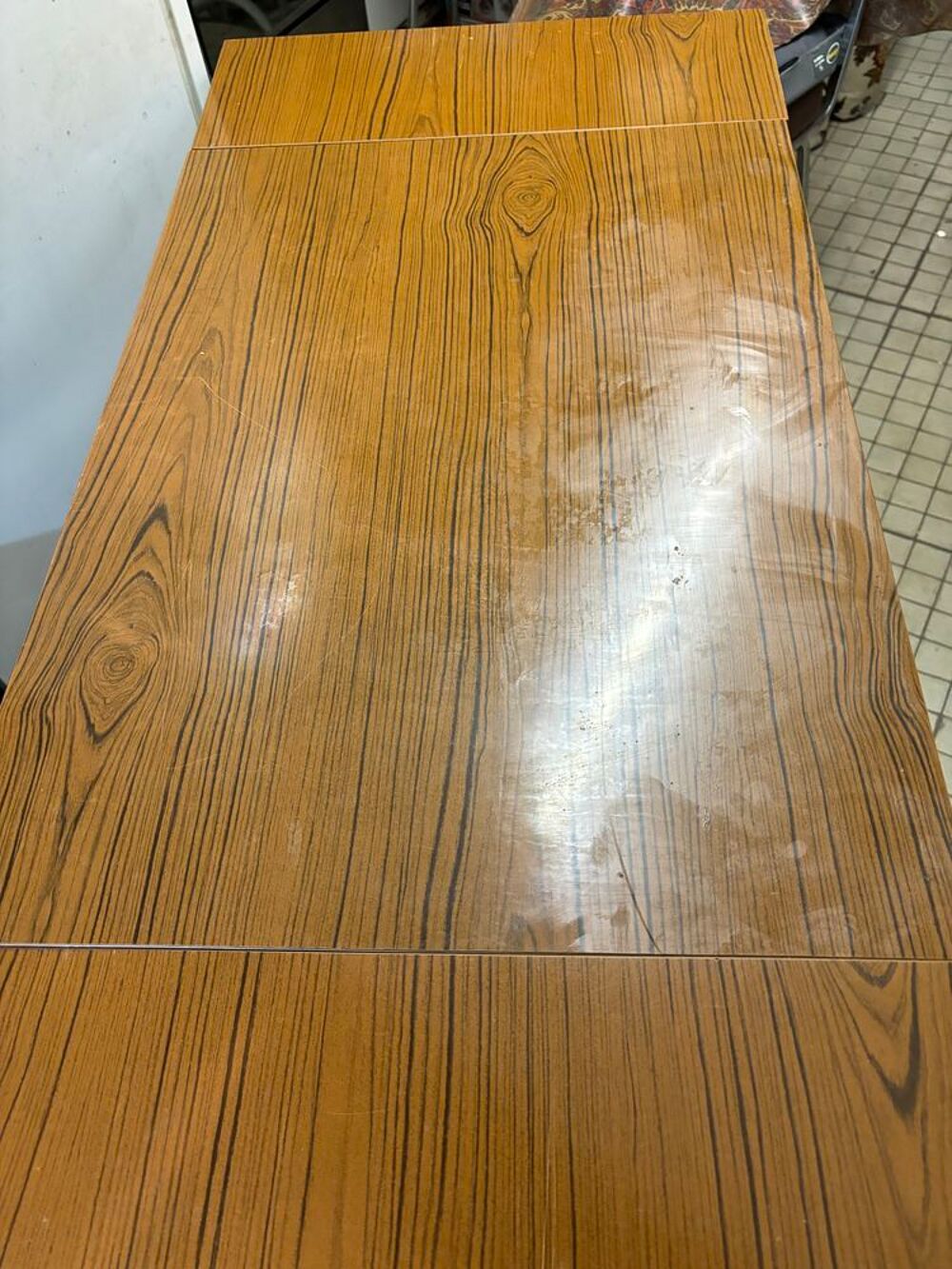 TABLE DE CUISINE FORMICA et chaises Meubles