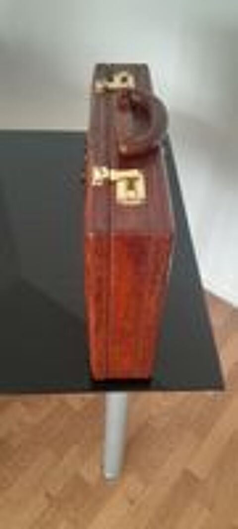   Mallette croco scuris pour les documents  
