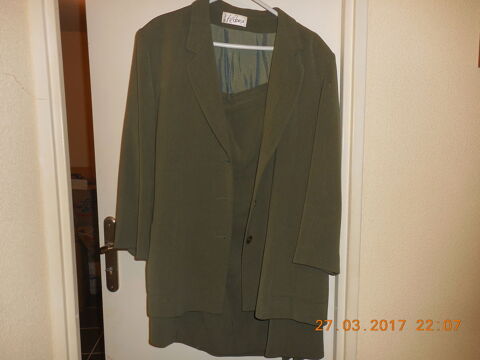 tailleur en dessous du genoux 30 Sète (34)