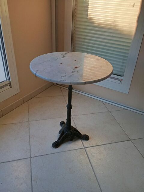 table bistrot en marbre pied en fonte 20 Saint-Dizier (52)