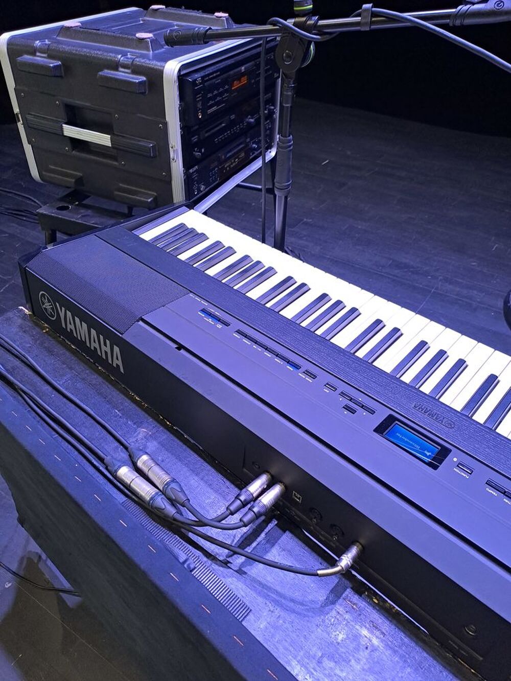 Piano Yamaha P515 Instruments de musique