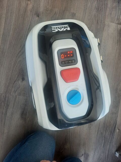 St raphael robot tondeuse MAC ALISTER NEUF JAMAIS UTILIS 120 Saint-Raphal (83)