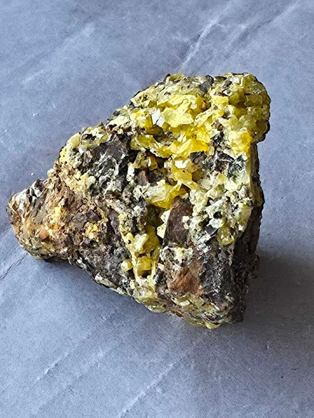 Min&eacute;ral Pyromorphite Jaune Cristallis&eacute;e 26g RDC-Sp&eacute;cimen de Collection 