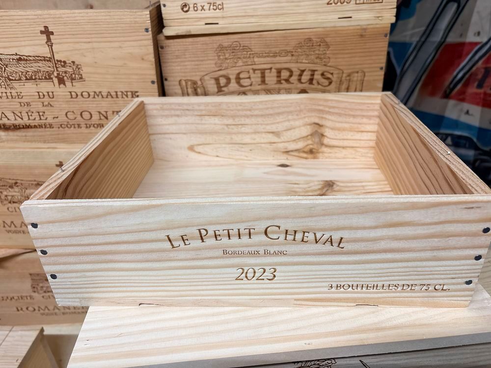 caisses de vin vide tout formats Décoration