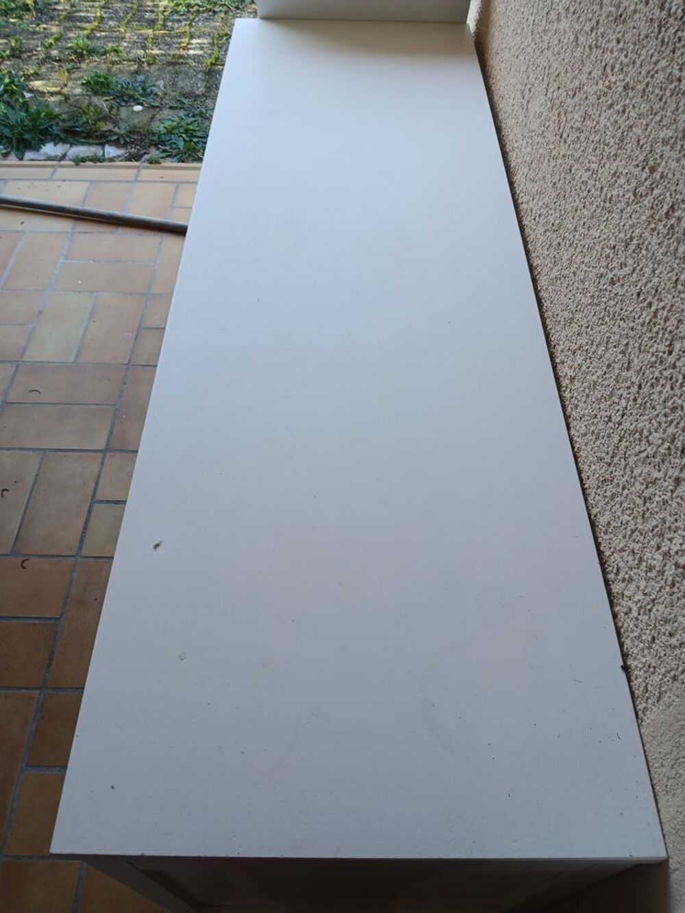 meuble blanc et noir marque IKEA Meubles
