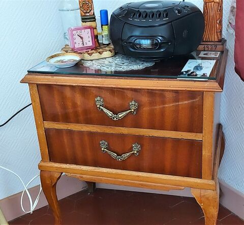 Petite table de chevet 0 Grasse (06)