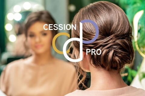 MAGNIFIQUE SALON DE COIFFURE DE MARQUE A VENDRE AU CENTRE DE N&Icirc;MES 145600 30000 Nimes