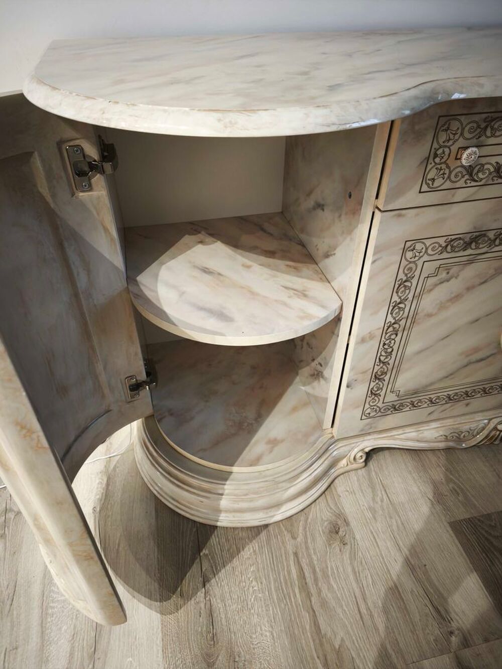 buffet Italien laqu&eacute; beige Meubles