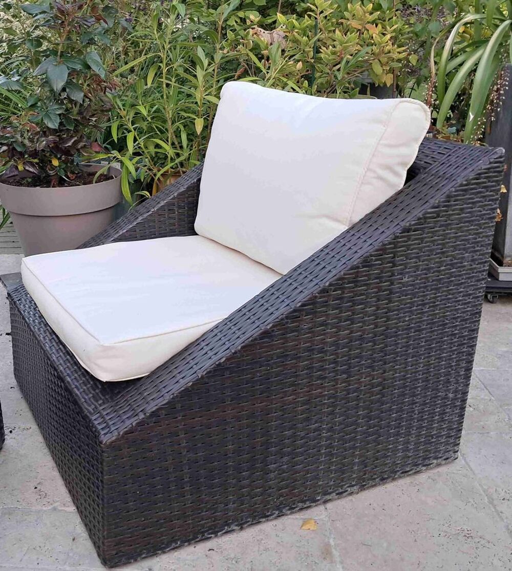 Salon de jardin r&eacute;sine tress&eacute;e avec coussins Meubles