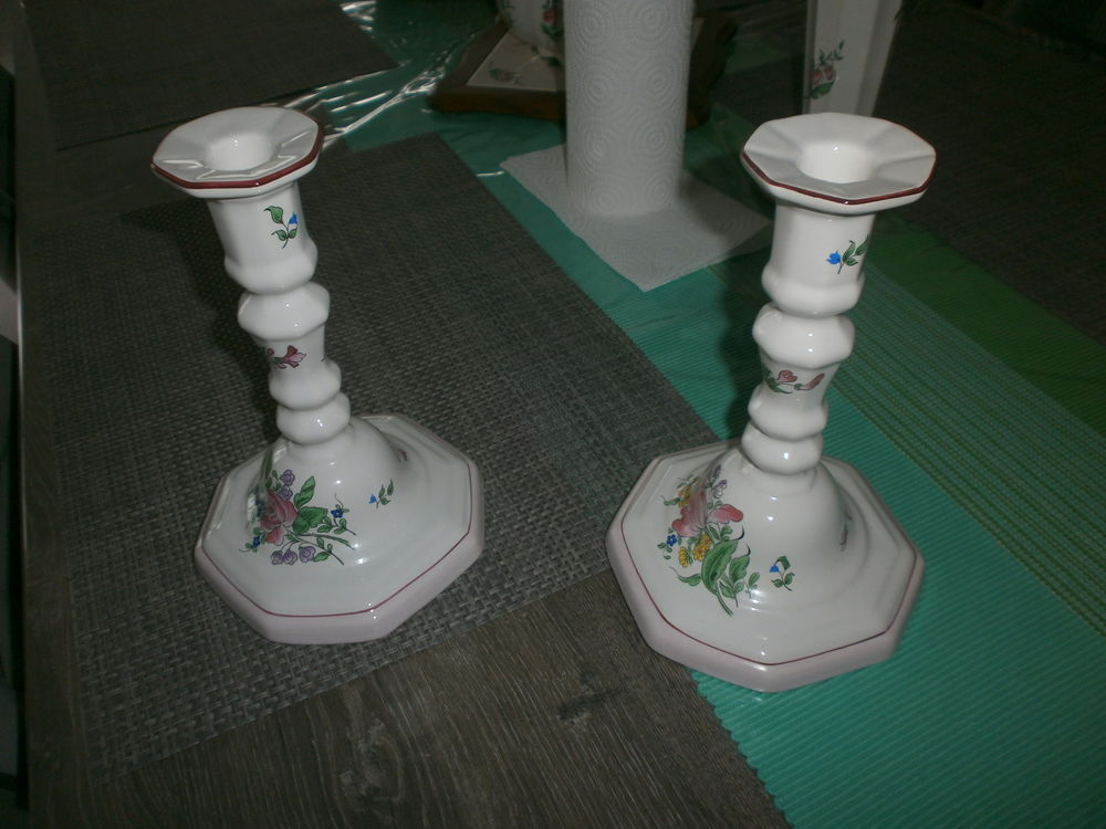 2 CHANDELIERS EN TTBE SERVI UNE FOIS Décoration
