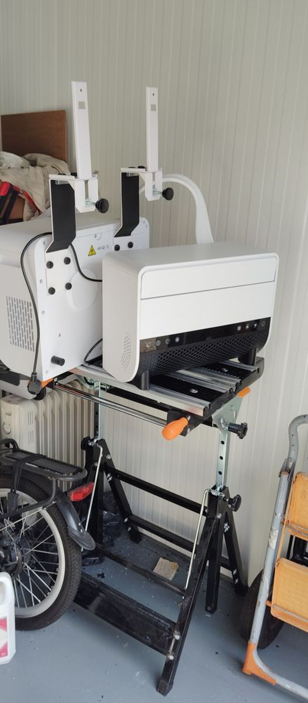 Climatiseur blanc Bricolage