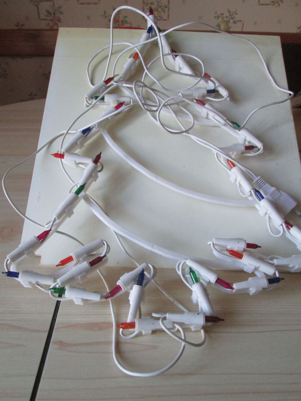 GUIRLANDE LUMINEUSE ARBRE DE NOEL
10 euros pi&egrave;ce Décoration