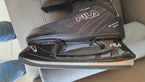 Patins de hockey neuf. Lion-sur-Mer (14)