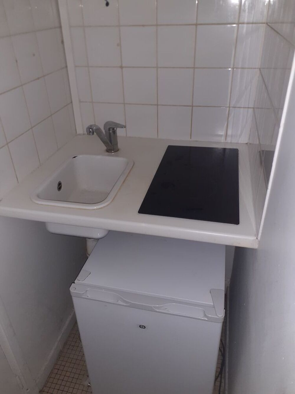 Location Appartement Studio étudiant meublé et rénové , métro Alésia, Paris 14 Paris 14
