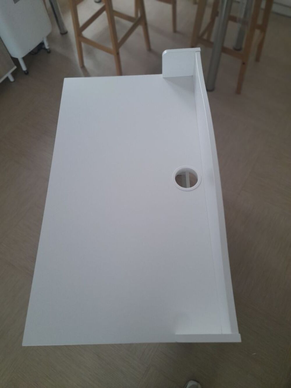 Bureau enfant + 1 chaise r&eacute;glable Ikea tr&egrave;s bon &eacute;tat Mobilier enfants