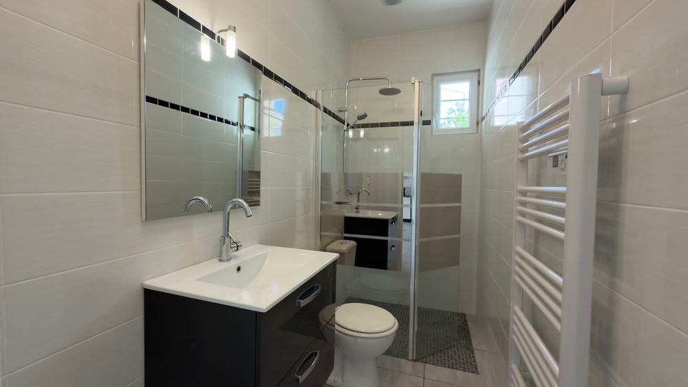 Vente Maison Maison plain pied rénovée,69m2, garage,366m2 terrain Carcassonne