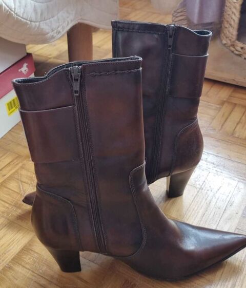 Très jolies bottines cuir P39 TBE 45 Oullins (69)