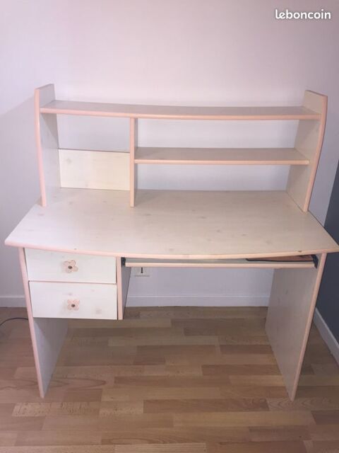 Bureau fille beige et rose en tbe � 40 euros 40 Laura�t (32)